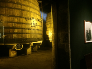 Barrica Grande Envejecimiento vino Oporto Ruby