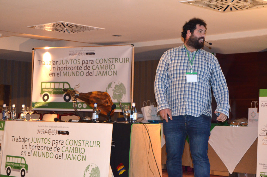 II Jornada Formativa sobre el Jamón de la mano de AGACUJ: Salvador Morillo, prevención y autotratamiento de lesiones en la práctica diaria
