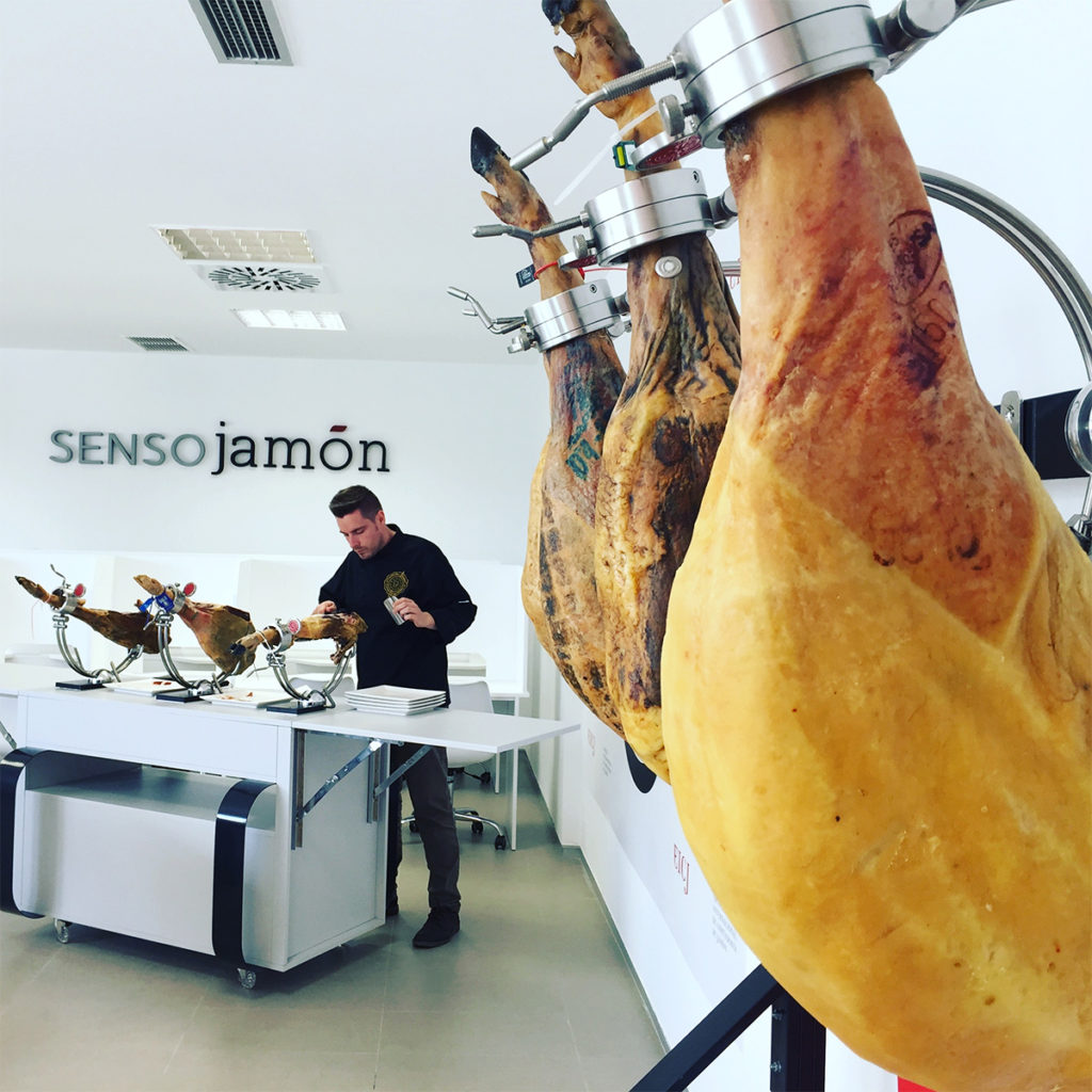SensoJamón nuevo proyecto de La Escuela Internacional de Cortadores de Jamón