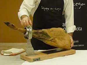 Colocación del jamón en el jamonero