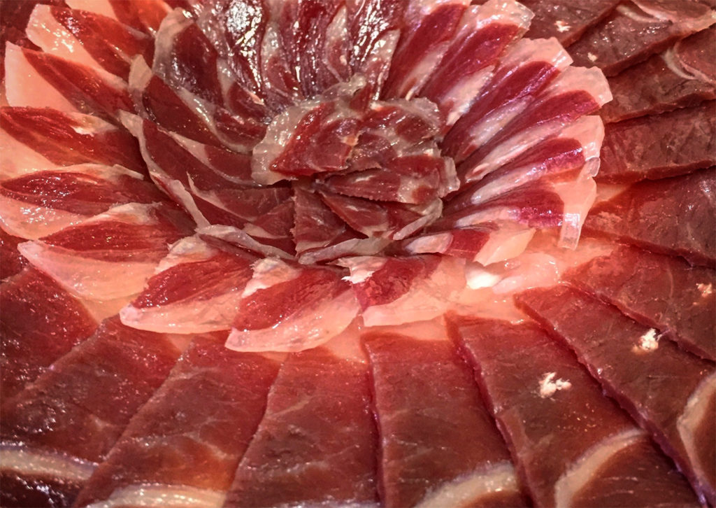 Emplatado concurso de cortadores de jamón. Cómo el corte del jamón puede influir en la cata del jamón.