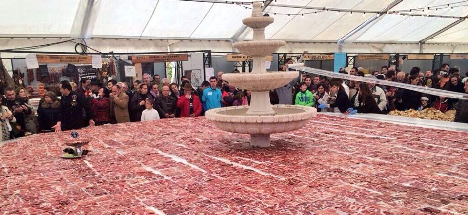 Lopez Ortega en el record de cortadores de Jamón
