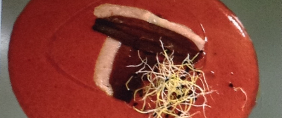 Gazpacho de cereza con jamón ibérico