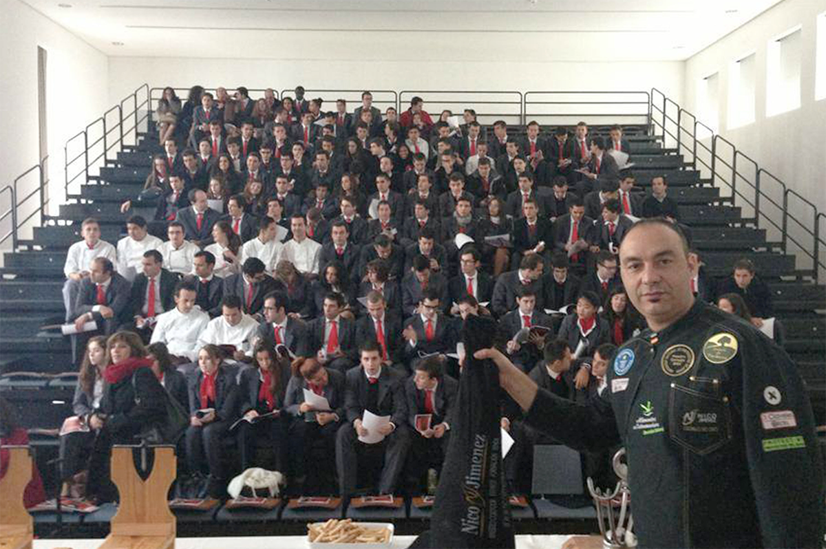 Nico Jimenez curso de corte en la Escuela de Hosteleria de Oporto