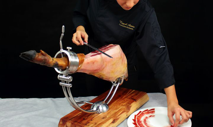 raquel-acosta-quintanilla-cortadora-jamon-iberico