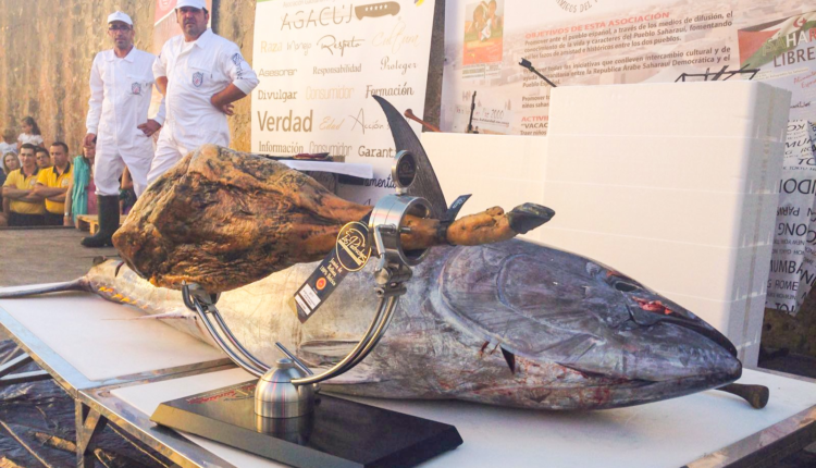hermanamiento-jamon-bellota-iberico-dop-pedroches-atun-rojo-salvaje-almadraba-petaca-chico-conil