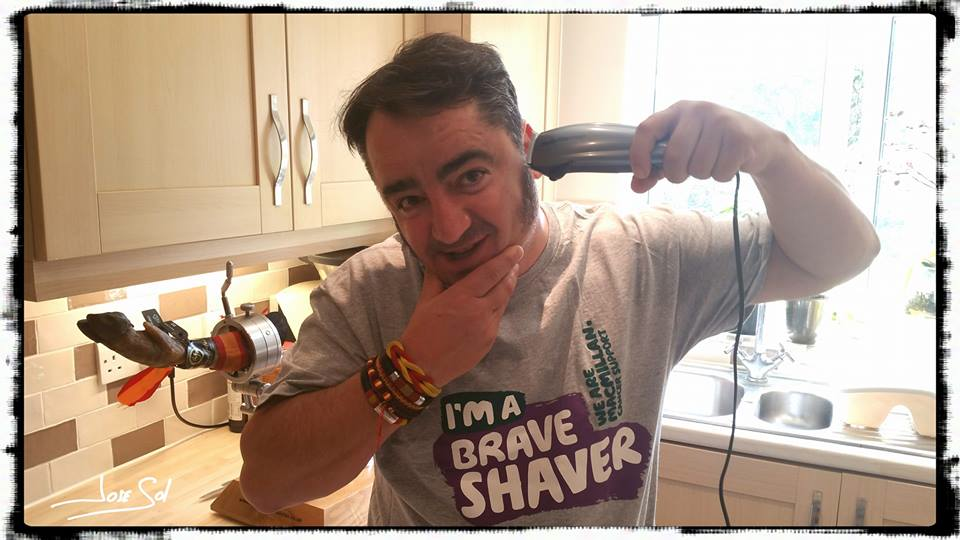 Campaña solidaria Brave the Shave del cortador José Sol