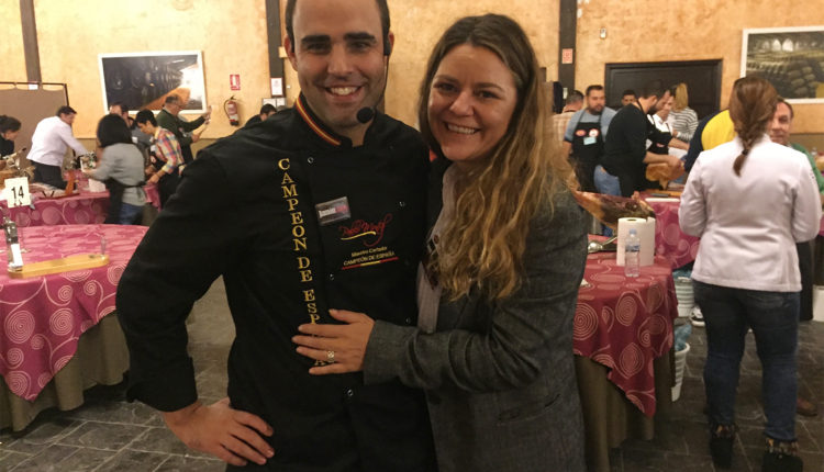 como-empezar-jamon-limpieza-pelado-pieza-pablo-montiel-enriquez-master-class-curso-corte-jamon-agacuj-jamonlovers-chiclana
