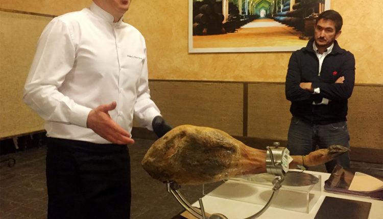 master-class-pedro-jose-perez-casco-corte-jamon-chiclana-agacuj-asociacion-reyes-magos-jamonlovers