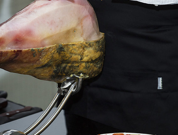 jamon-iberico-investigacion-antioxidantes-dos-montaneras