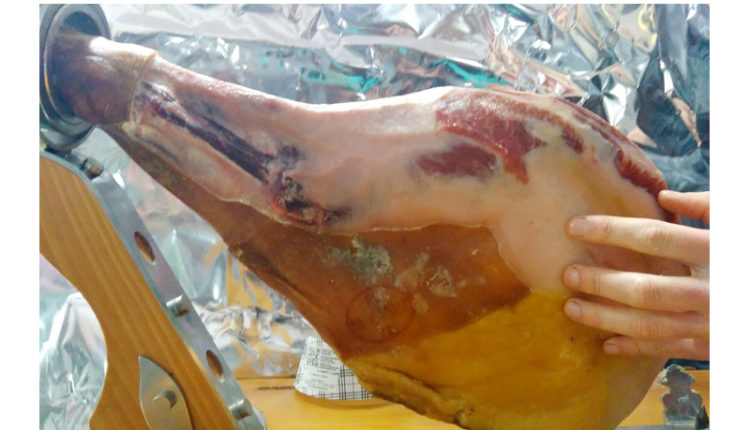 el-corte-de-la-paleta-limpieza-preparacion-paletilla-jamonlovers