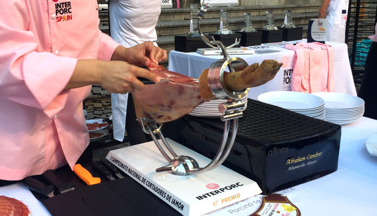 abraham-cambres-salinas-final-concurso-cortadores-jamon-capa-blanca-interporc-spain-jamonlovers