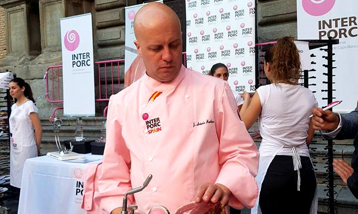 jose-a-martinez-final-concurso-cortadores-jamon-capa-blanca-interporc-spain-jamonlovers