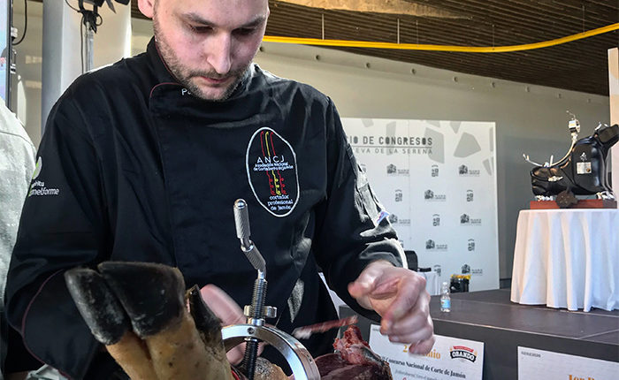 francisco-jimenez-vilchez-XII-campeonato-espana-de-cortadores-jamon-ancj-villanueva-de-la-serena