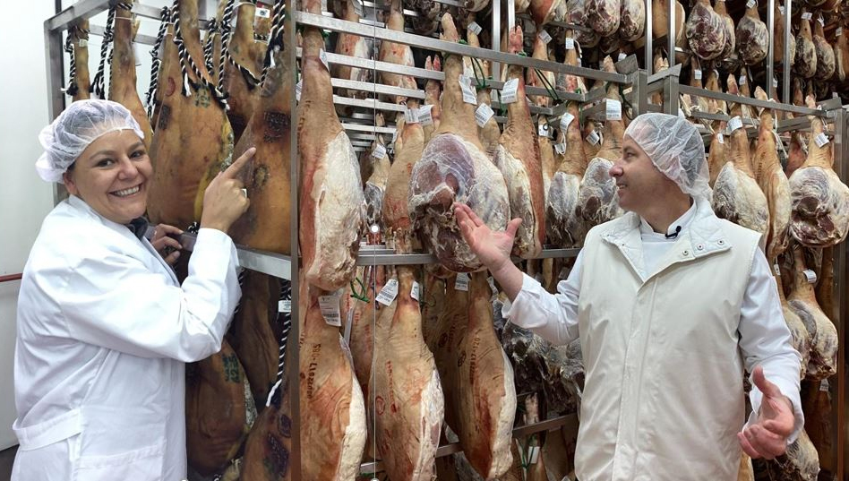 Curso Estrategias de Venta del Jamón de Teruel DOP, docentes: Miriam López Ortega y Pedro José Pérez Casco