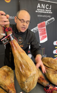 Selección de los jamones para la Final del XIII Campeonato de España de cortadores de jamón