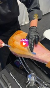 Limpieza jamones Final del Campeonato de España de Cortadores de Jamón